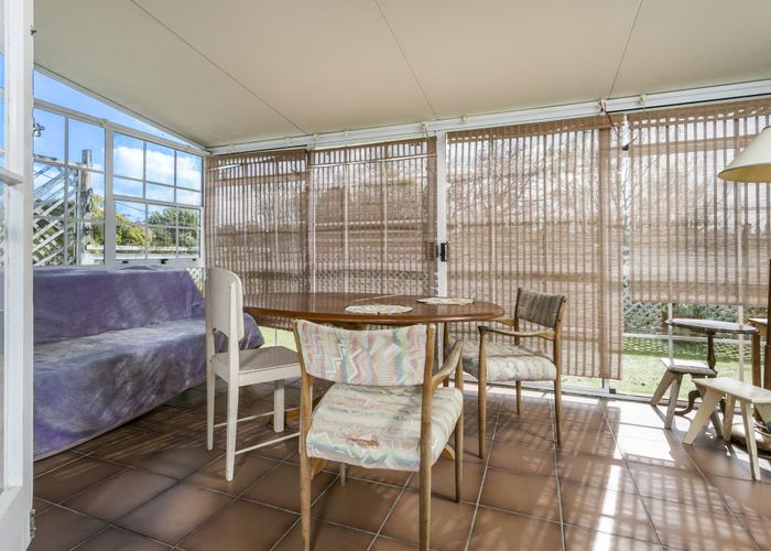  at 889 Beach Road, Waiake, Auckland