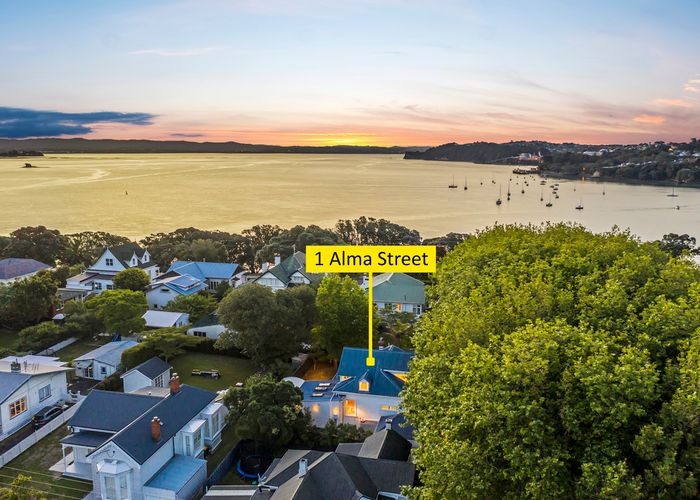  at 1 Alma Street, Northcote Point, Auckland