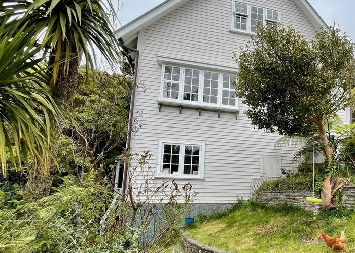 at 10 Paisley Terrace, Karori, Wellington