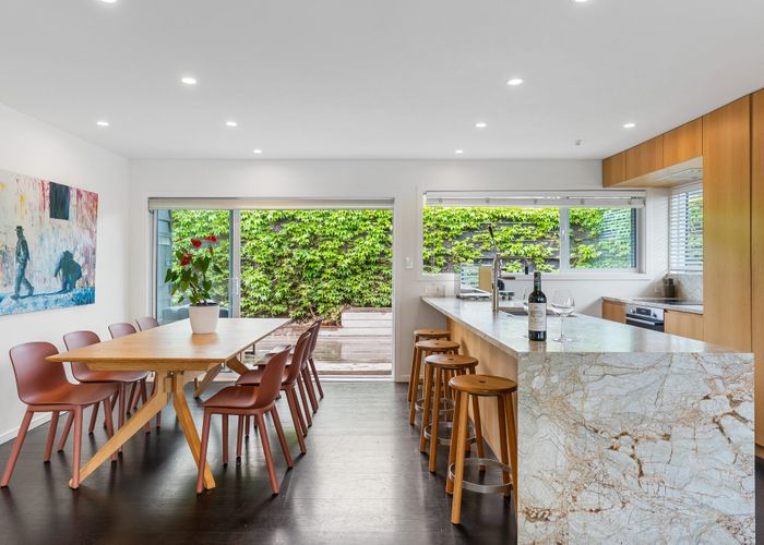  at 2/97 Takutai Avenue, Half Moon Bay, Manukau City, Auckland