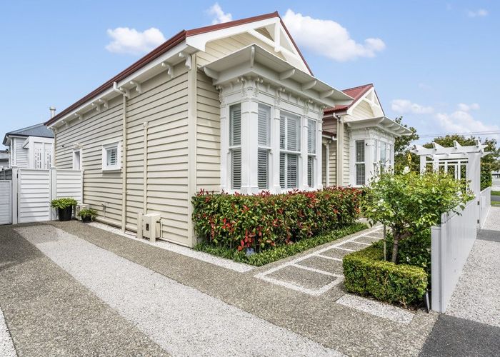  at 37 Renfrew Avenue, Sandringham, Auckland