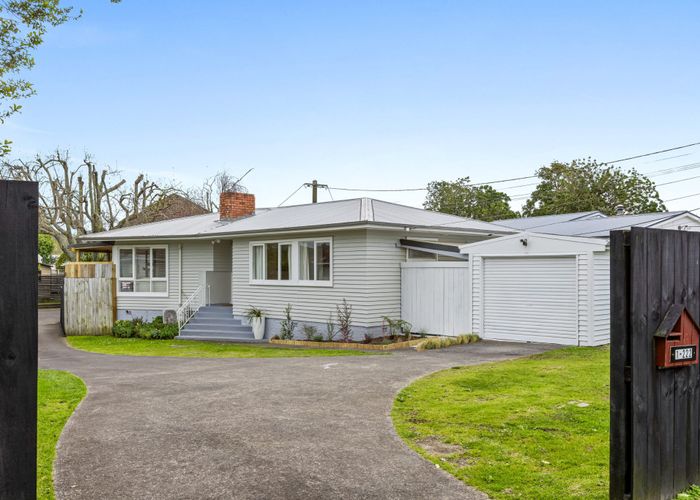  at 1/222 Beach Haven Road, Beach Haven, North Shore City, Auckland