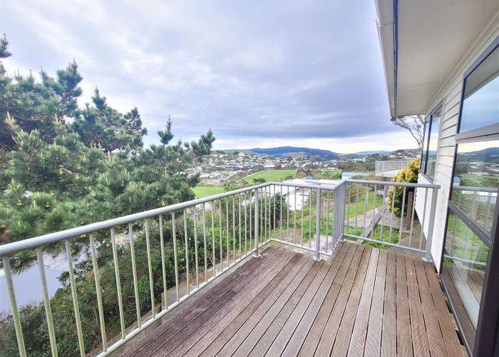  at 40 Bancroft Terrace, Newlands, Wellington