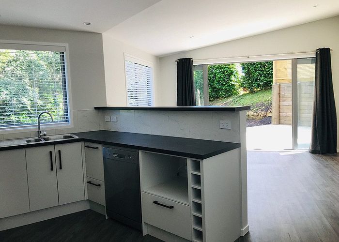  at 8 Paris Place, Birkenhead, North Shore City, Auckland