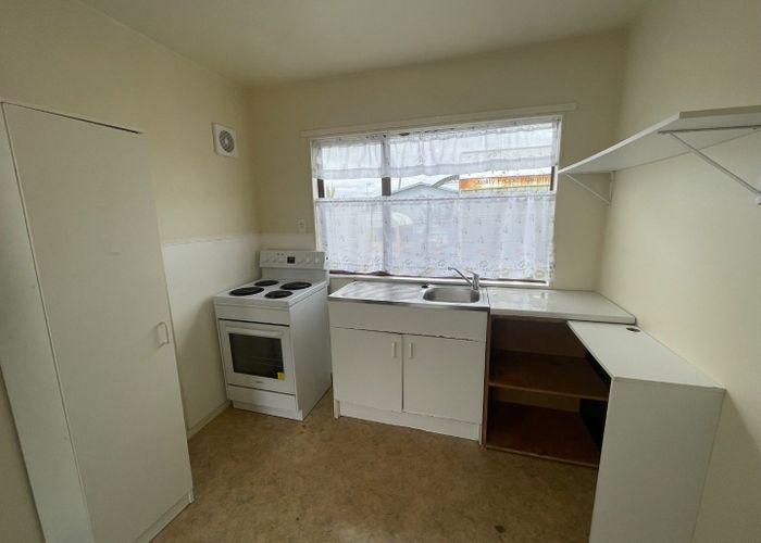  at 4/16 St Leonards Road, Kelston, Waitakere City, Auckland