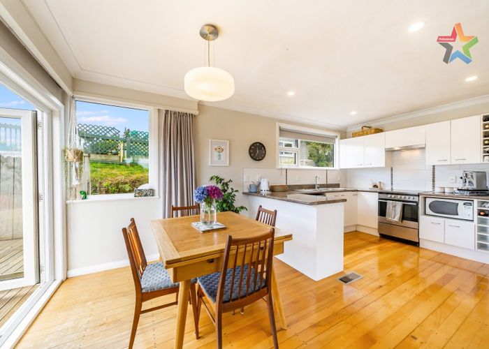  at 11 Manor Drive, Stokes Valley, Lower Hutt
