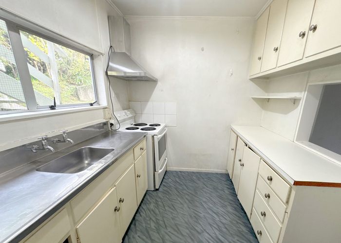  at 2/10 Martin Grove, Lower Hutt, Lower Hutt, Wellington