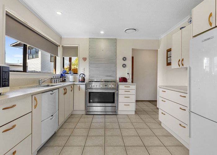  at 2 Osborne Road, Amberley, Amberley