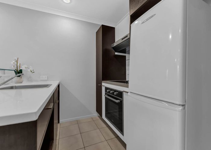  at 2C/160 Symonds Street, Grafton, Auckland
