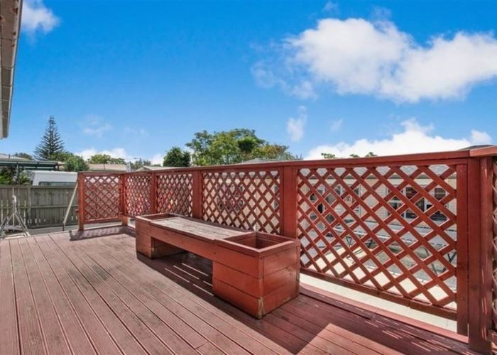  at 8 Thompson Terrace, Manurewa, Manukau City, Auckland