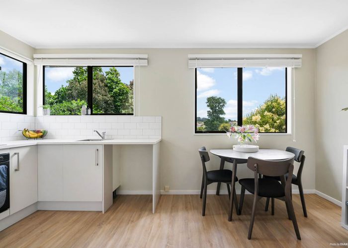  at 2/11 Borich Road, Sunnyvale, Auckland