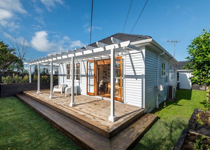  at 7a Nelson Avenue, Northcote Point, North Shore City, Auckland