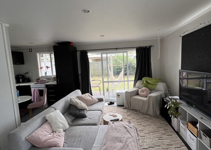  at 9a Flaunty Place, West Harbour, Waitakere City, Auckland