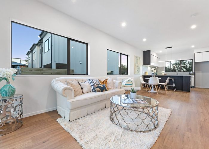  at 1/24 Parry Road, Mount Wellington, Auckland