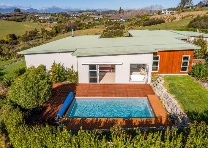  at 6 Shirtcliff Lane, Redwood Valley