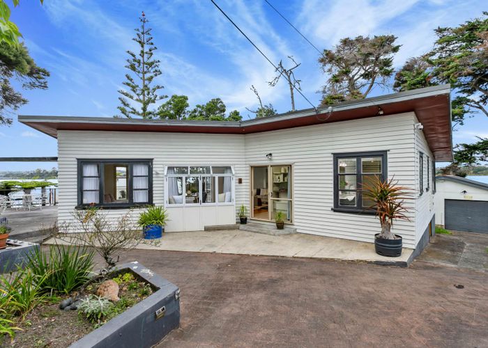  at 23 Ferry Parade, Herald Island, Auckland
