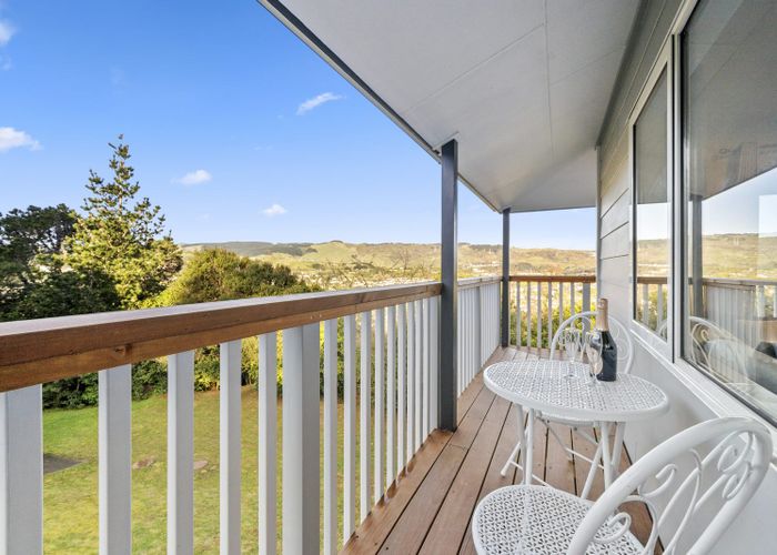  at 33 Westhaven Drive, Tawa, Wellington