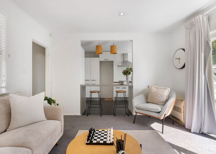  at 40 Paragon Avenue, Beach Haven, North Shore City, Auckland