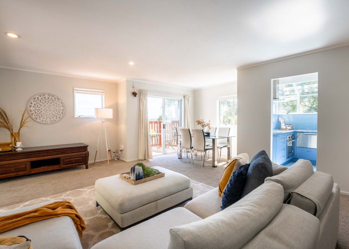  at 2/13 Fairclough Road, Beach Haven, North Shore City, Auckland