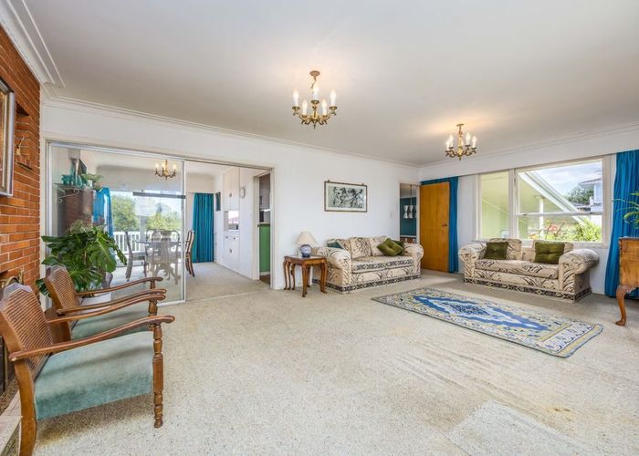 at 54 Raleigh Road, Northcote, Auckland