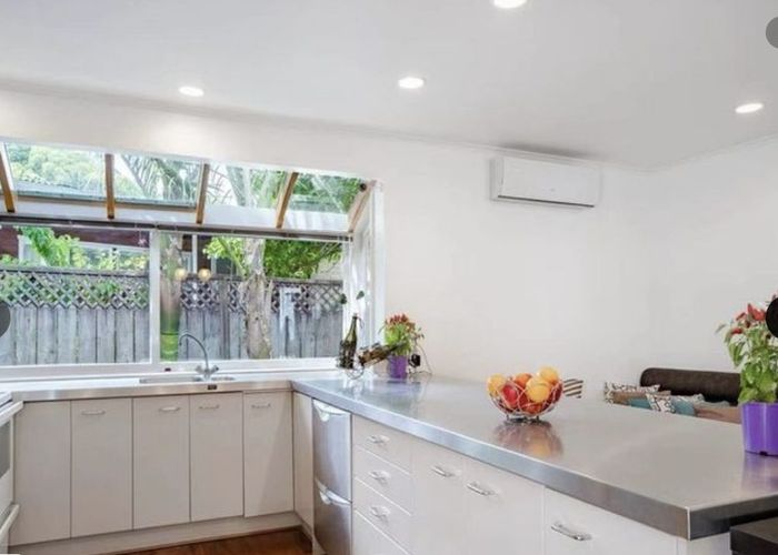  at 886 Mount Eden Road, Three Kings, Auckland