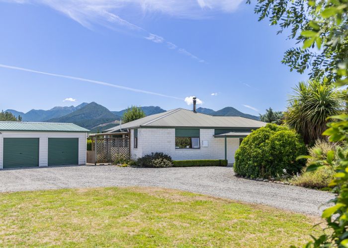  at 2376 State Highway 63, Blenheim