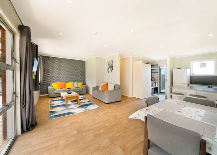 at 2/2 Kashmir Road, Glen Eden, Auckland