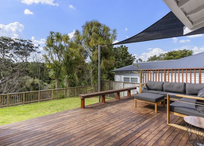  at 24 Le Roy Terrace, Birkenhead, Auckland