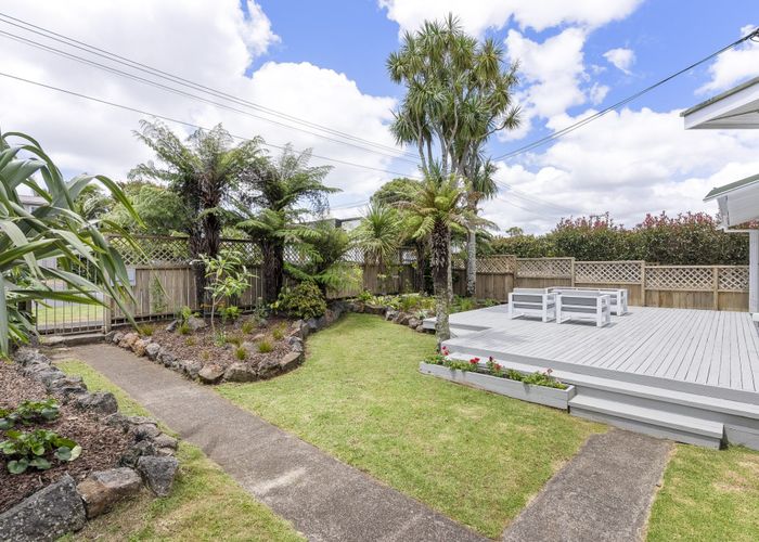  at 27 Horotutu Road, Greenlane, Auckland City, Auckland