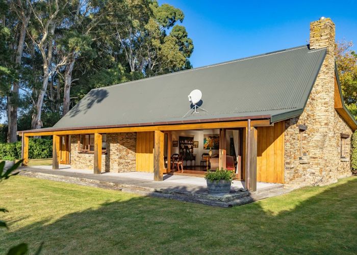 Free property data for 9 Barlow Road, Martinborough homes.co.nz