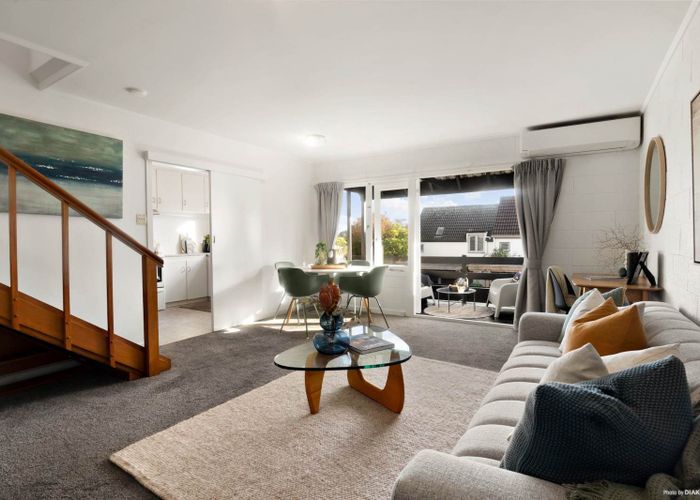  at 2/26 Seaview Terrace, Mount Albert, Auckland City, Auckland
