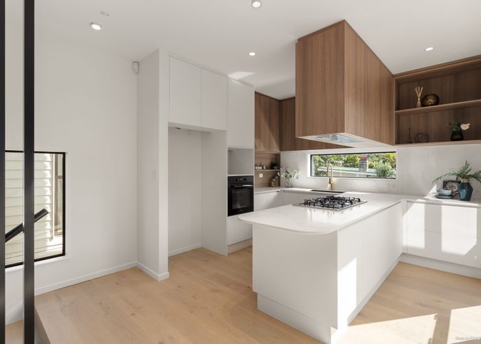  at 2/1 Montana Avenue, Murrays Bay, North Shore City, Auckland