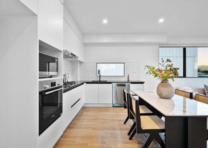  at 1/258 Lake Road, Hauraki, Auckland