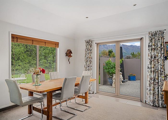  at 21 Pisa Moorings Road, Mount Pisa