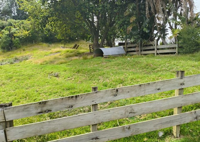 at 33c Landing Road, Titirangi, Waitakere City, Auckland