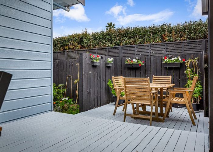  at 2/9 London Street, Te Atatu Peninsula, Auckland