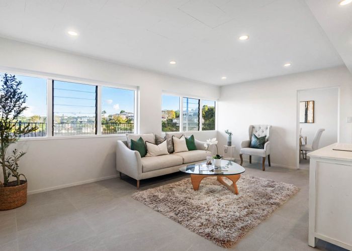  at 52 Chequers Avenue, Glenfield, North Shore City, Auckland