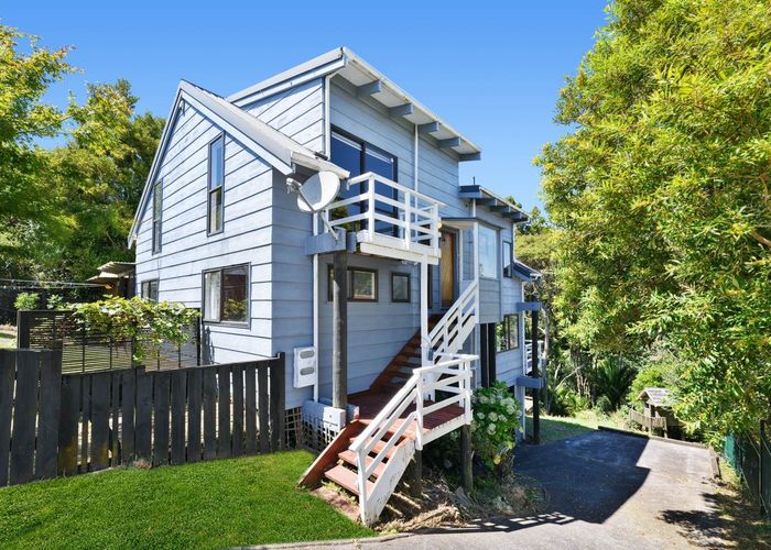  at 2 Morriggia Place, Bayview, Auckland