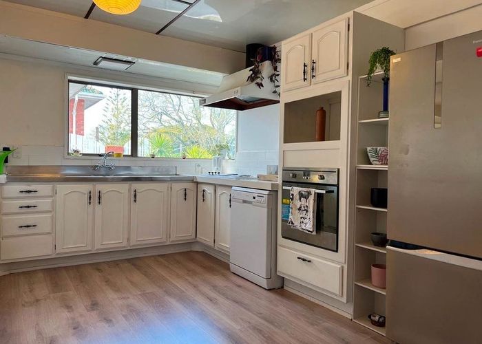  at 20 Croydon Road, New Lynn, Auckland