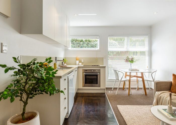  at 2/2 Westwood Terrace, Saint Marys Bay, Auckland City, Auckland