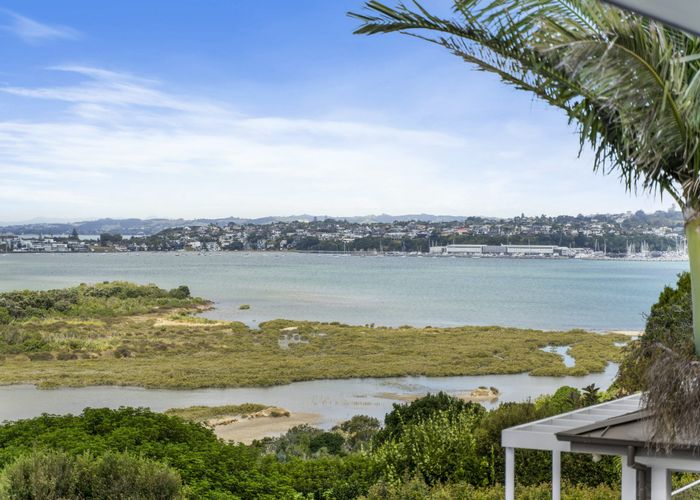  at 9 Calder Place, Wai o Taiki Bay, Auckland