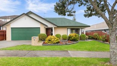  at 2/84 Westerham Drive, Dannemora, Auckland