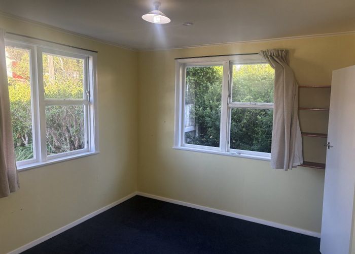  at 4 Mackelvey Place, Tawa, Wellington, Wellington