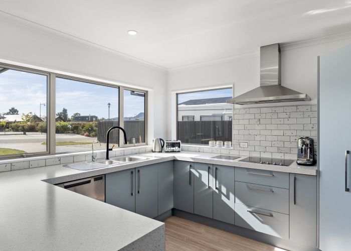  at 58 Missy Crescent, Mount Pisa