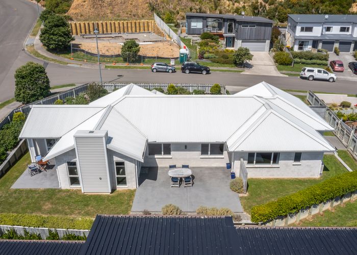  at 2 Pacific View, Whitby, Porirua