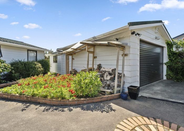  at 20 Discovery Drive, Whitby, Porirua