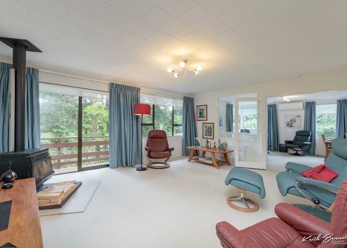  at 2A Tiniroa Grove, Silverstream, Upper Hutt