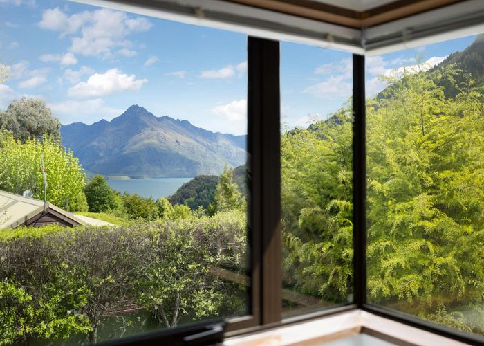  at 5 Mackinnon Terrace, Sunshine Bay, Queenstown