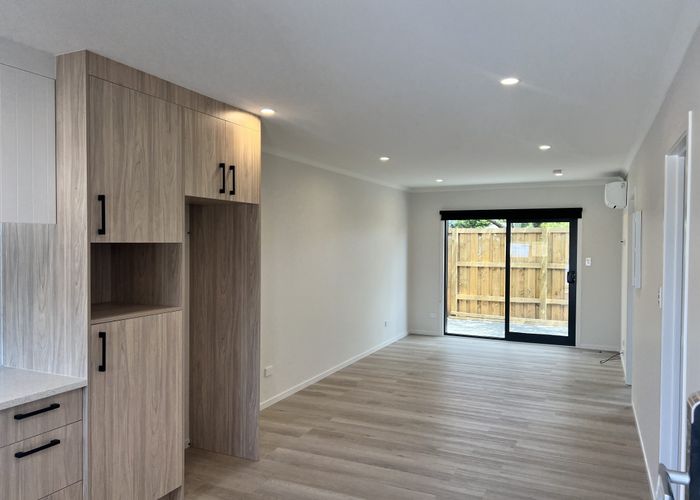  at 423 Dey Street, Hamilton East, Hamilton