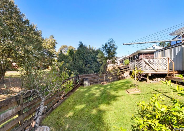  at 2/4 Landseer Place, Blockhouse Bay, Auckland City, Auckland